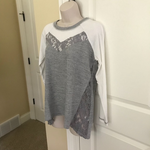 5⭐️ rated⚠️only 3 left⚠️ mixed media comfy top - Picture 3 of 8